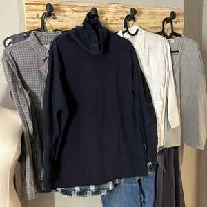 Kit And Ace Navy Tneck Sweatshirt Size M
